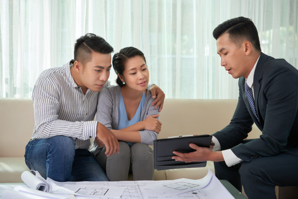 real estate agent คือ